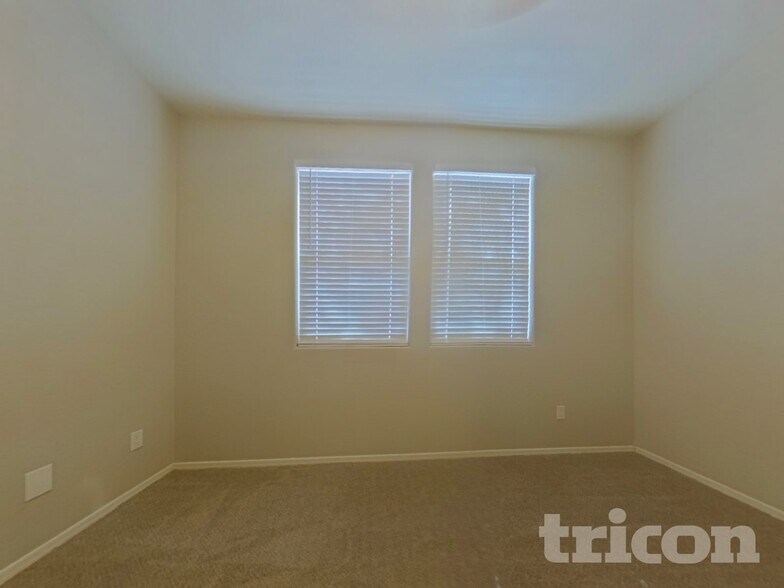 Building Photo - 17328 W Morning Glory St