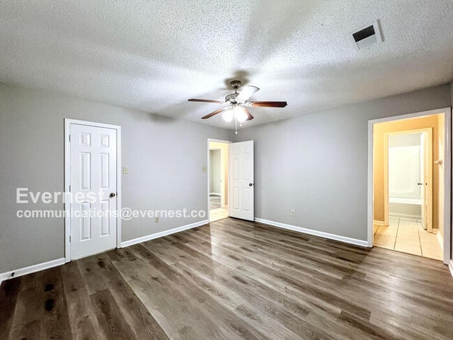 Building Photo - 3772 Beckman Dr