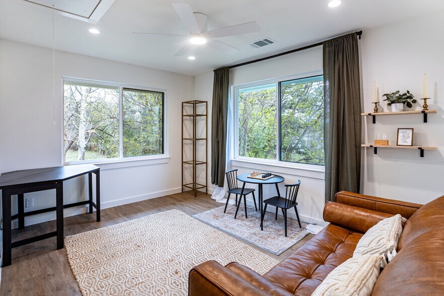 Building Photo - 1613 Berene Ave