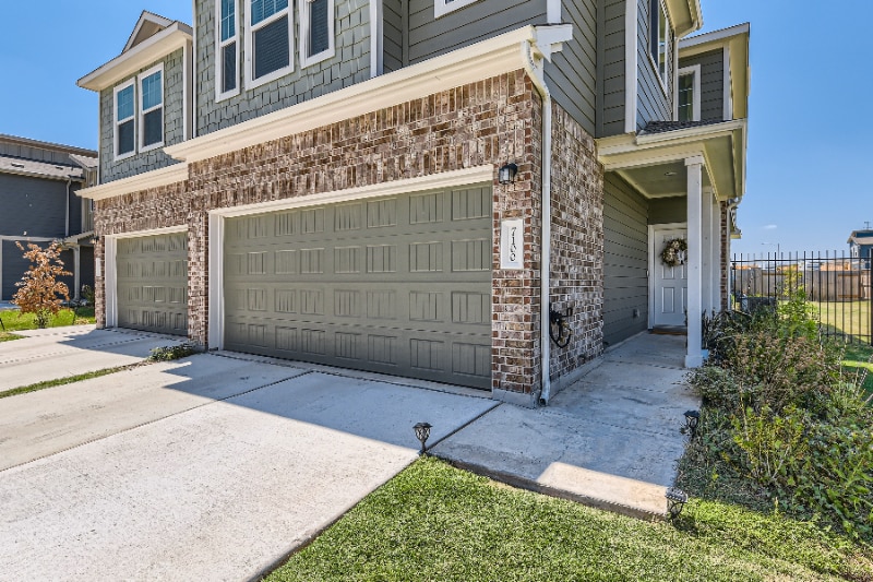 Building Photo - 7100 Spotted Leaf Wy