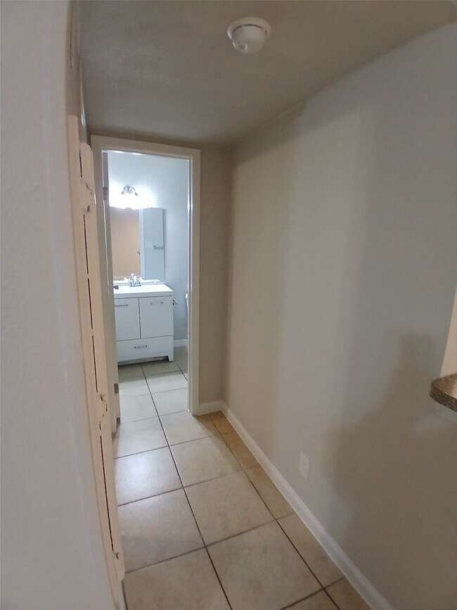 Building Photo - 13151 Walden Rd