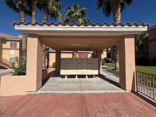 Building Photo - 1050 E Cactus Ave