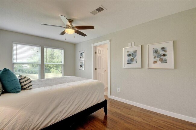 Building Photo - 503 W Grady Dr