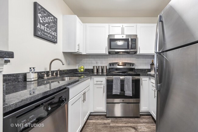 Building Photo - 431 Chopin Ct