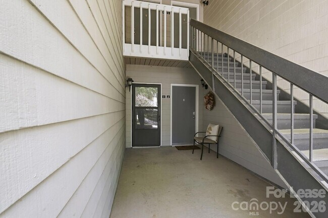 Building Photo - 2900 Heathstead Place