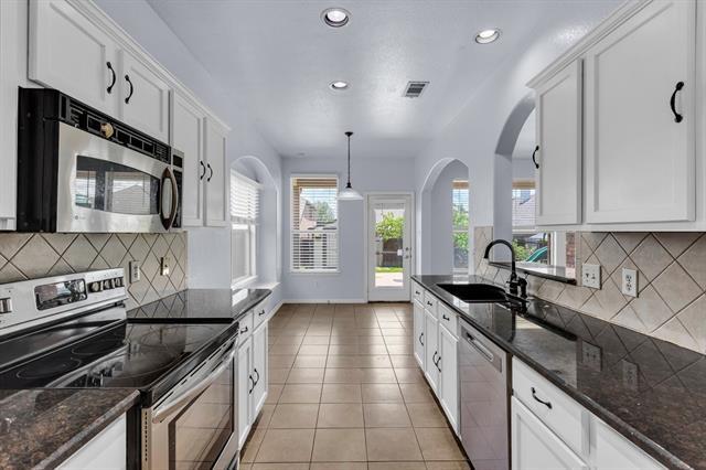 Building Photo - 933 Bens Dr