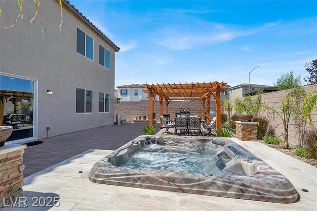 Building Photo - 4630 Summer Azure St