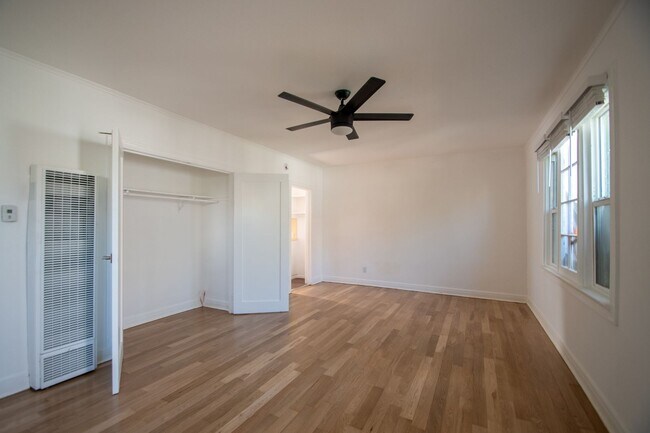 Interior Photo - 5212
