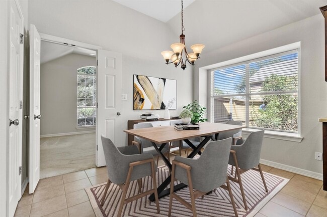 Building Photo - 765 Bent Wood Pl