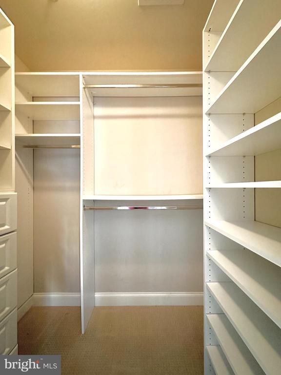 Building Photo - 11837 Regents Park Dr