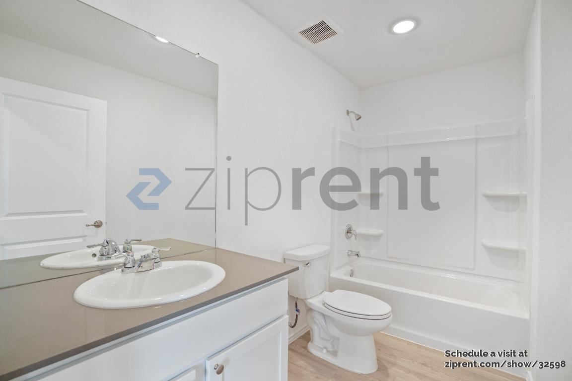 Building Photo - 3910 Poteet Pl