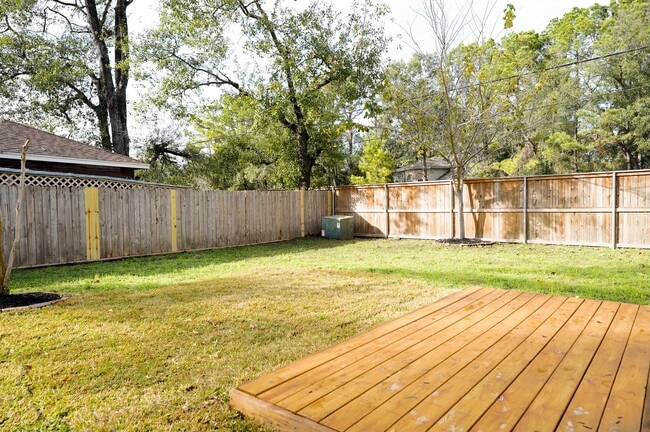 Building Photo - 11822 Hillbrook Dr