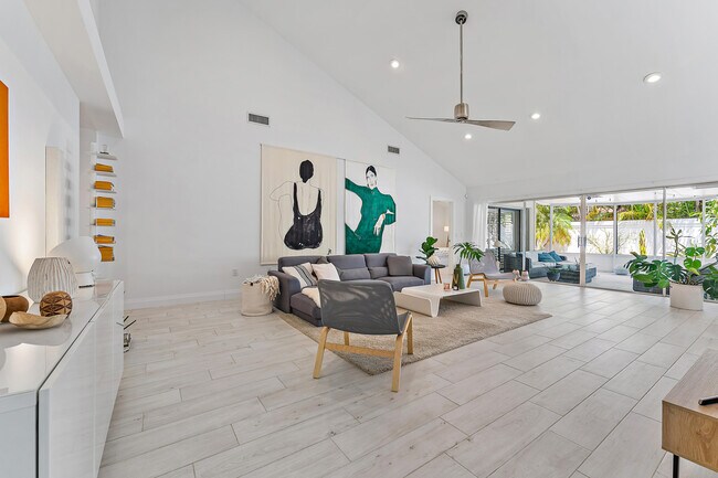 Building Photo - 125 Harbourside Cir