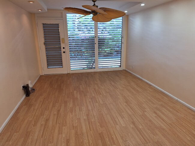 Building Photo - 1700 Makiki St