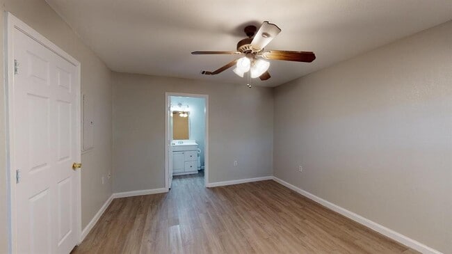 Building Photo - 5105 Spruce Cove