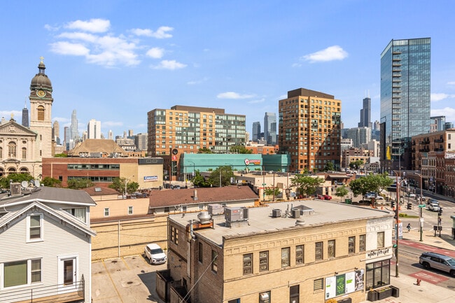 Building Photo - 805 N Milwaukee Ave