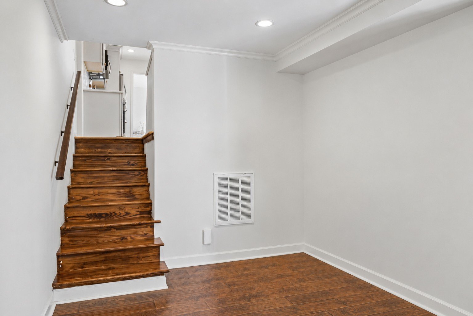 Building Photo - 517 Adamwood Dr