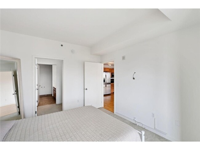 Building Photo - 929 Portland Ave