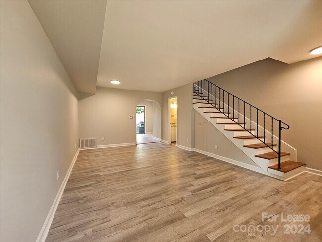 Building Photo - 407 S Chester St