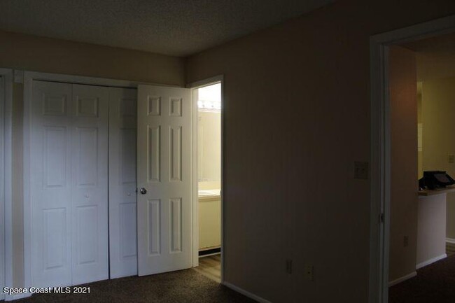 Building Photo - 225 S Tropical Trail