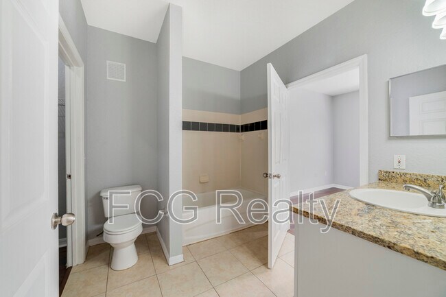 Building Photo - 6021 Westgate Dr
