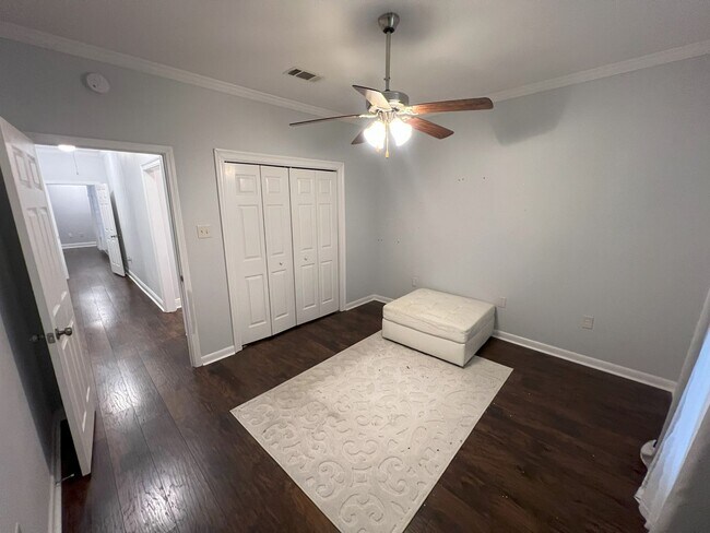 Building Photo - Newly remodeled, 4 bedroom, 2.5 bathroom home in Baton Rouge, LA
