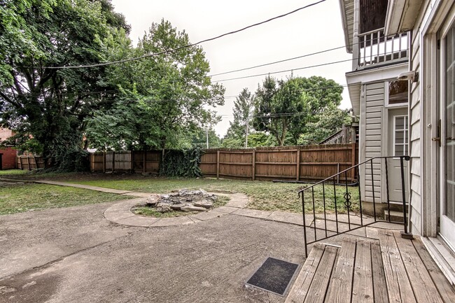 Building Photo - Spacious Home in Downtown Carlisle