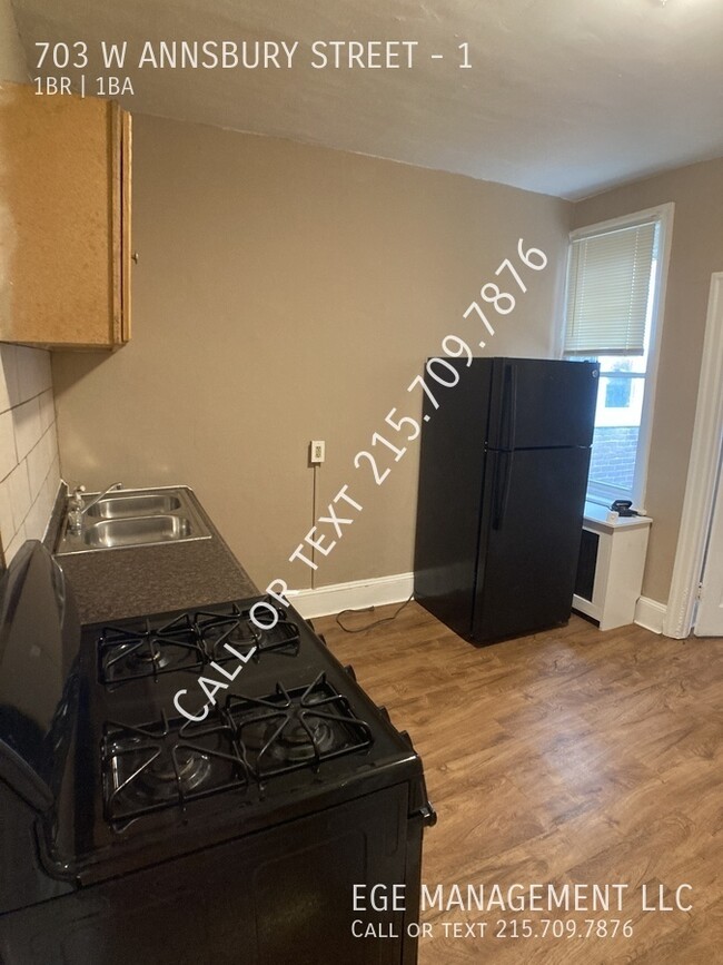 Building Photo - LARGE 1 BED STUDIO APT FOR RENT + BASEMENT...