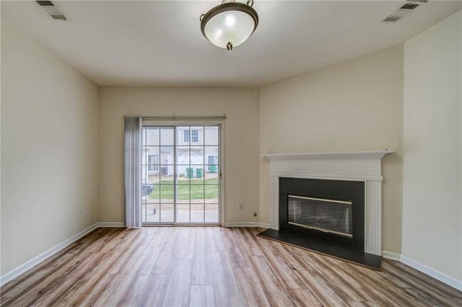 Building Photo - 3285 Hidden Cove Cir NW
