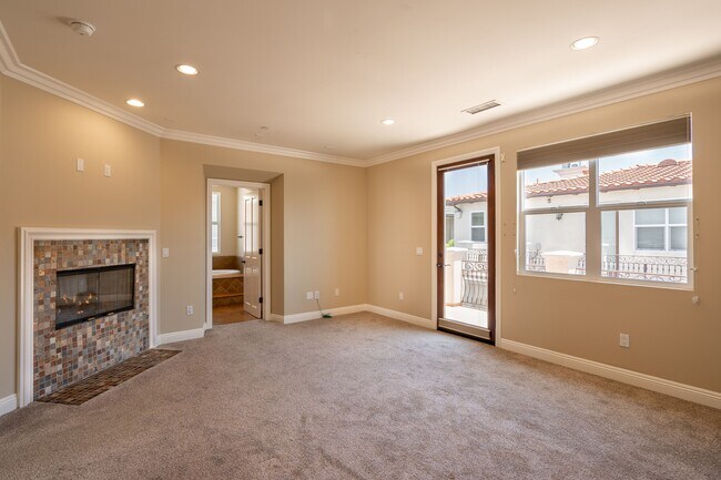 Building Photo - 3838 Tilden Ave