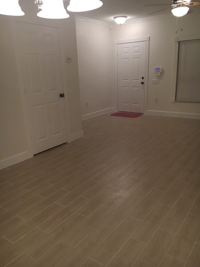 Building Photo - 8652 Hunters Key Cir