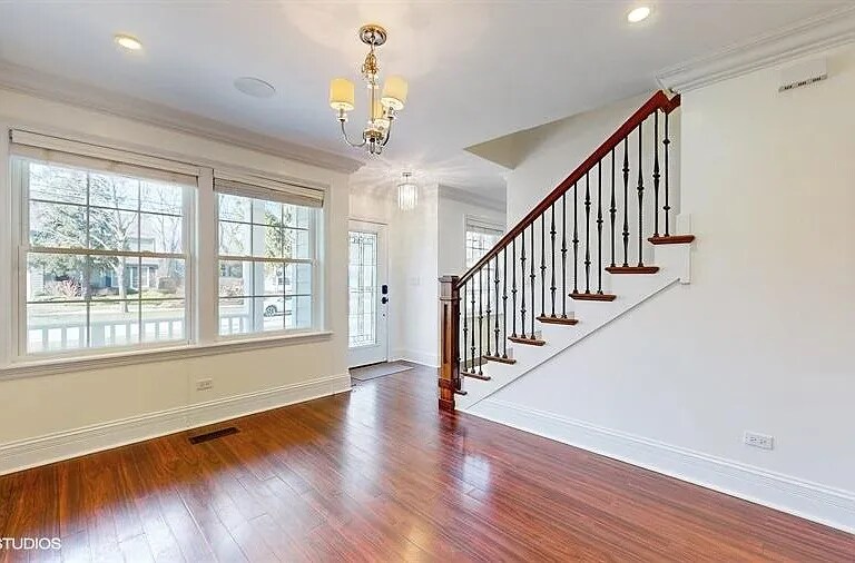 Building Photo - 187 Forest St