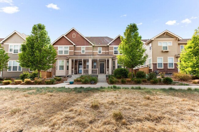 Building Photo - Beautiful 2 bedroom, 2.5 bath townhome in Mosaic