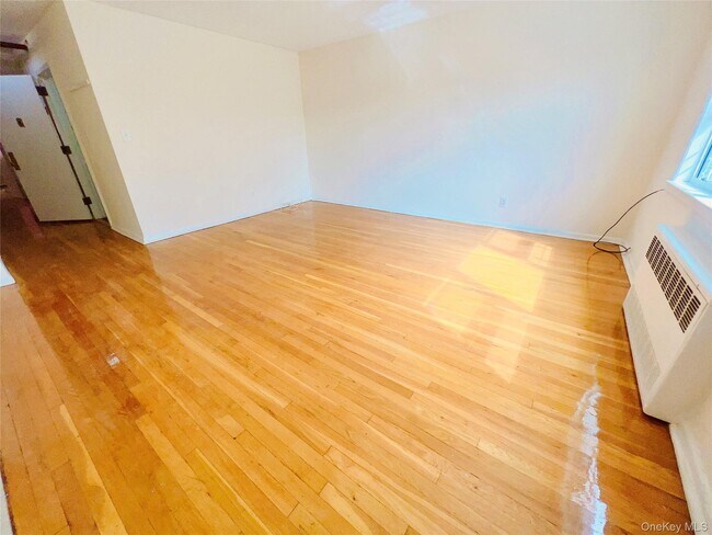 Building Photo - 61-50 219th St