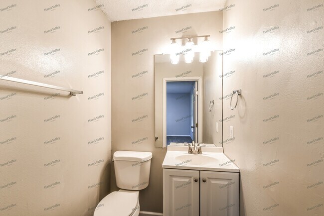 Building Photo - 6502 Pauline Ct