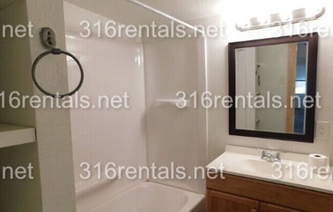 Building Photo - 621 Osage St