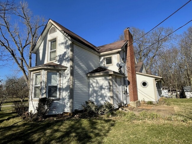 Building Photo - Beautiful Country Living with this 3 Bedroom, 2 Bathroom Farm House in Concord School District