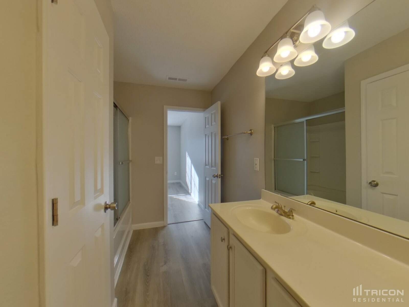 Building Photo - 3733 Eskdale Dr