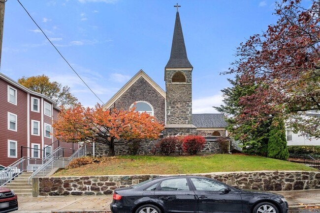 Building Photo - 890 Winthrop Ave