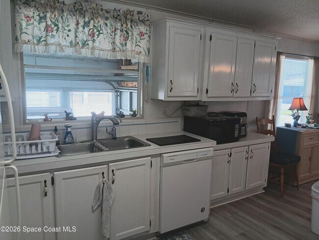 Building Photo - 7606 Cedar Bark Rd