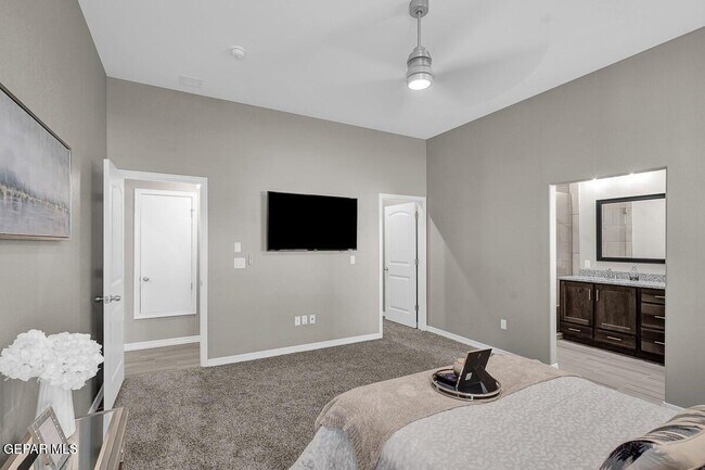 Building Photo - 15340 Resolve Dr