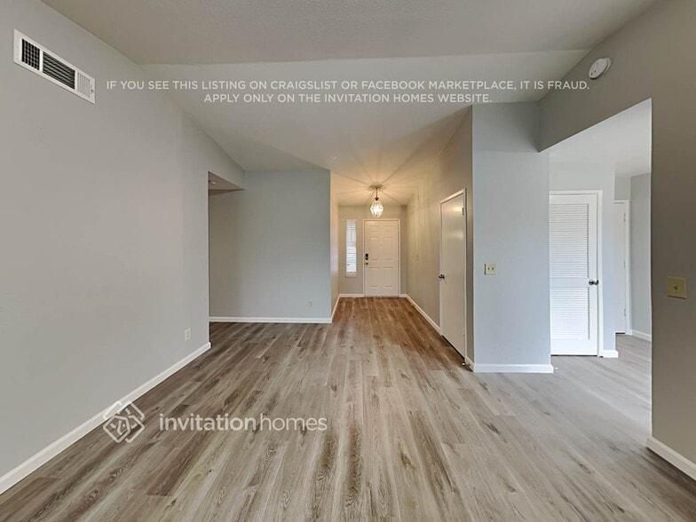 Building Photo - 598 Bernier Cir