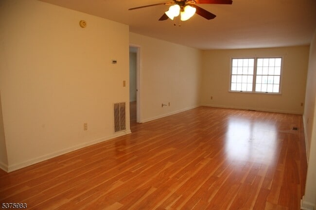 Building Photo - 209 Alexandria Way