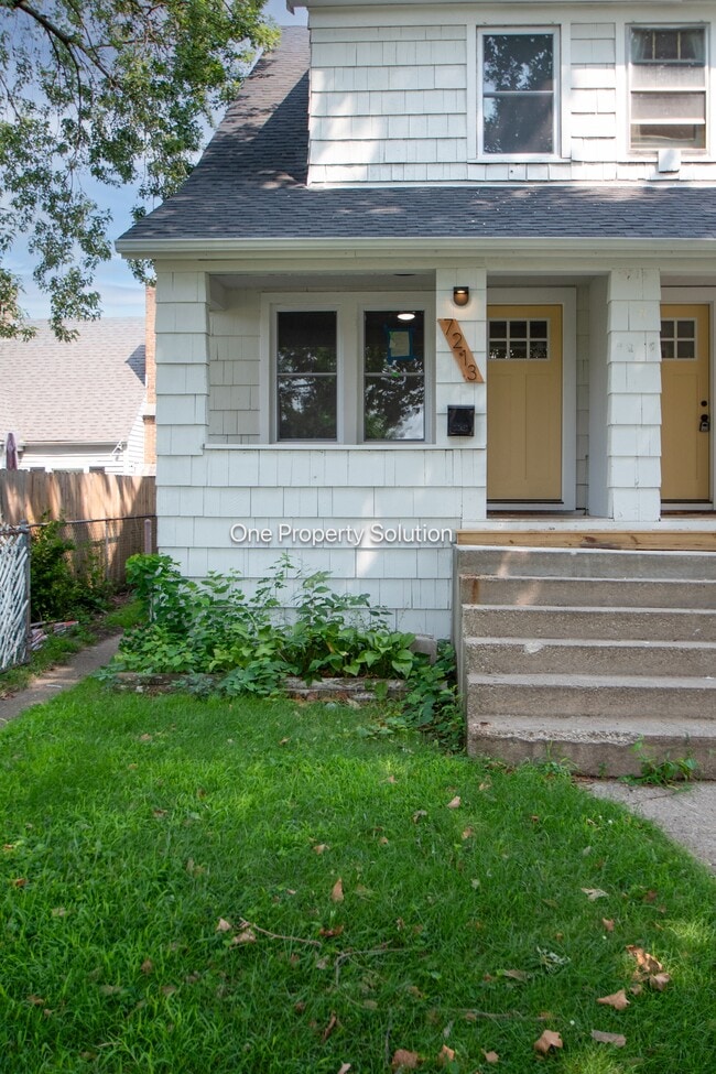 Building Photo - 7213 Marshall Ave