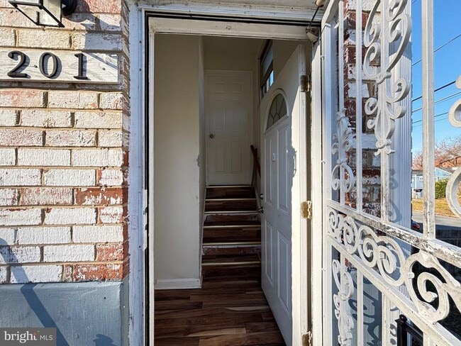 Building Photo - 1201 Abel Ave