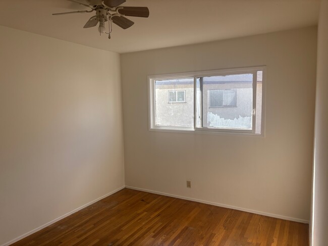 Main bedroom - 4267 McLaughlin Ave