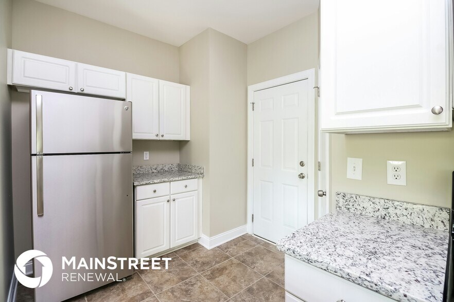 Building Photo - 4505 Stephen Oaks Way