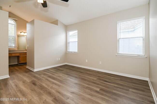 Building Photo - 8056 Coatbridge Ln N