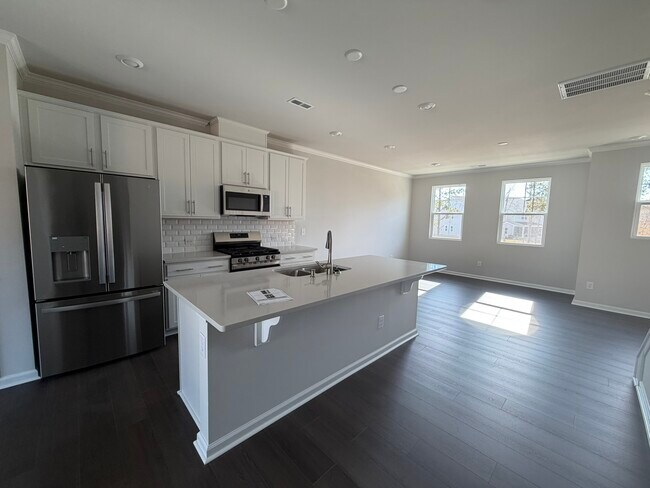 Building Photo - Carolina Springs