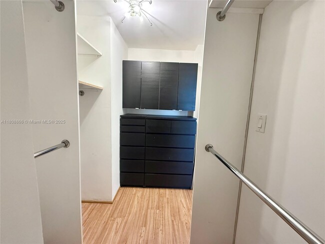 Building Photo - 18071 Biscayne Blvd